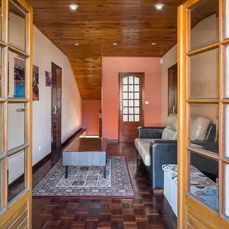 Charming And Calm House - 5 Minutes From The By Car