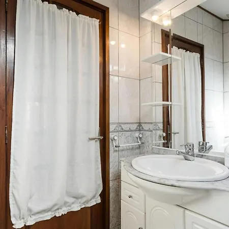 Charming And Calm House - 5 Minutes From The By Car 別荘 *