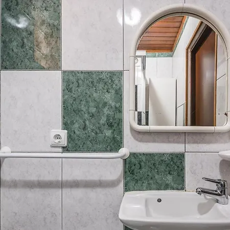 Charming And Calm House - 5 Minutes From The By Car