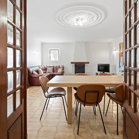 Dom wakacyjny Charming And Calm House - 5 Minutes From The By Car Vila Nova de Gaia