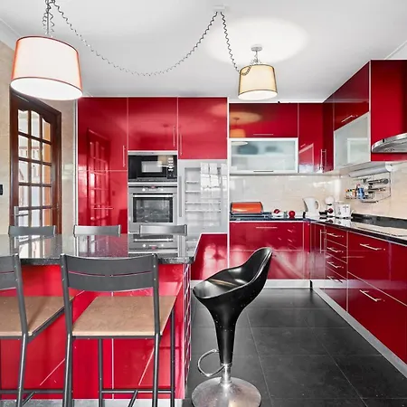 Charming And Calm House - 5 Minutes From The By Car *