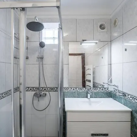 Charming And Calm House - 5 Minutes From The By Car Casa vacanze