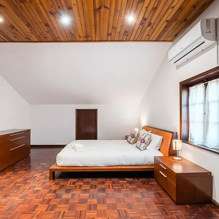 Charming And Calm House - 5 Minutes From The By Car