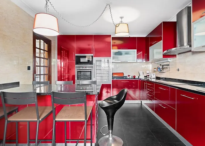 Charming And Calm House - 5 Minutes From The By Car *