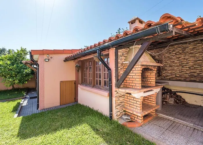 펜션 Charming And Calm House - 5 Minutes From The By Car *