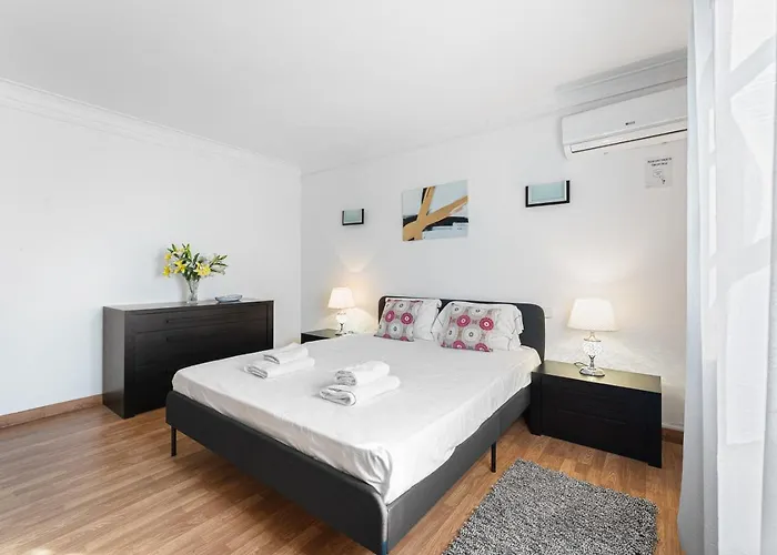 Charming And Calm House - 5 Minutes From The By Car Vila Nova de Gaia