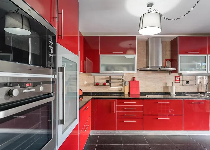 Charming And Calm House - 5 Minutes From The By Car *