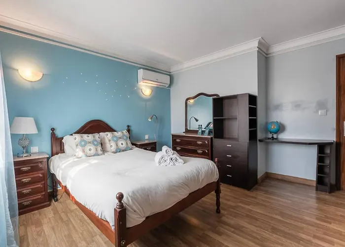 Charming And Calm House - 5 Minutes From The By Car *