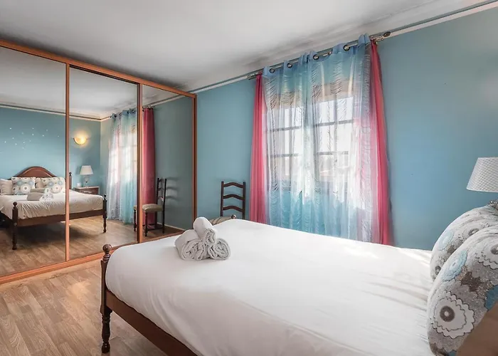 Charming And Calm House - 5 Minutes From The By Car