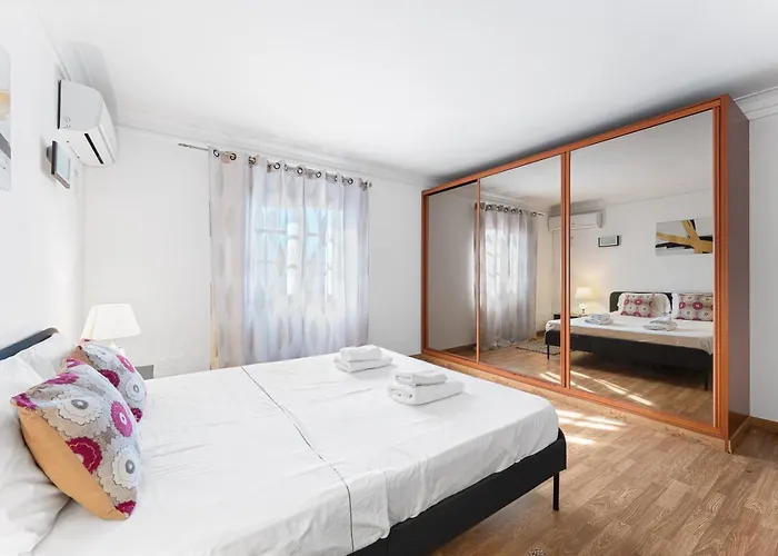 펜션 Charming And Calm House - 5 Minutes From The By Car *