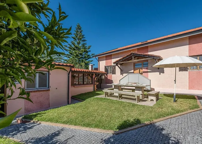 Charming And Calm House - 5 Minutes From The By Car Feriehus *